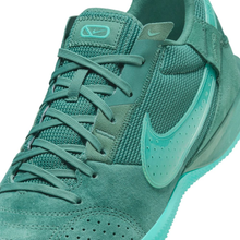 Load image into Gallery viewer, Nike Streetgato Indoor Shoes