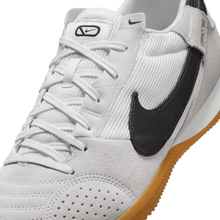 Load image into Gallery viewer, Nike Streetgato Indoor Shoes