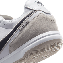 Load image into Gallery viewer, Nike Tiempo Streetgato Indoor Shoes