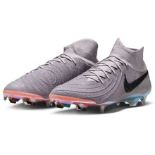 Load image into Gallery viewer, Nike Phantom Luna 2 Elite FG Cleats