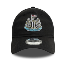 Load image into Gallery viewer, Newcastle Club Crest Hat
