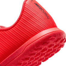Load image into Gallery viewer, Nike Junior Mercurial Vapor 17 Club Turf Shoes
