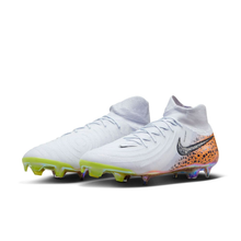 Load image into Gallery viewer, Nike Phantom Luna 2 Elite FG Cleats

