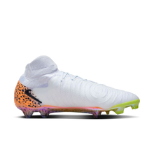 Load image into Gallery viewer, Nike Phantom Luna 2 Elite FG Cleats
