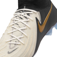 Load image into Gallery viewer, Nike Phantom Luna 2 Elite FG Cleats
