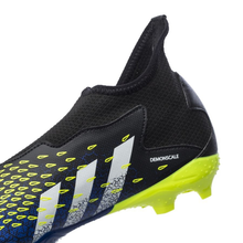 Load image into Gallery viewer, adidas Junior Predator Freak .3 Laceless FG
