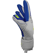 Load image into Gallery viewer, Reusch Attrakt Freegel Gold Goalkeeper Gloves
